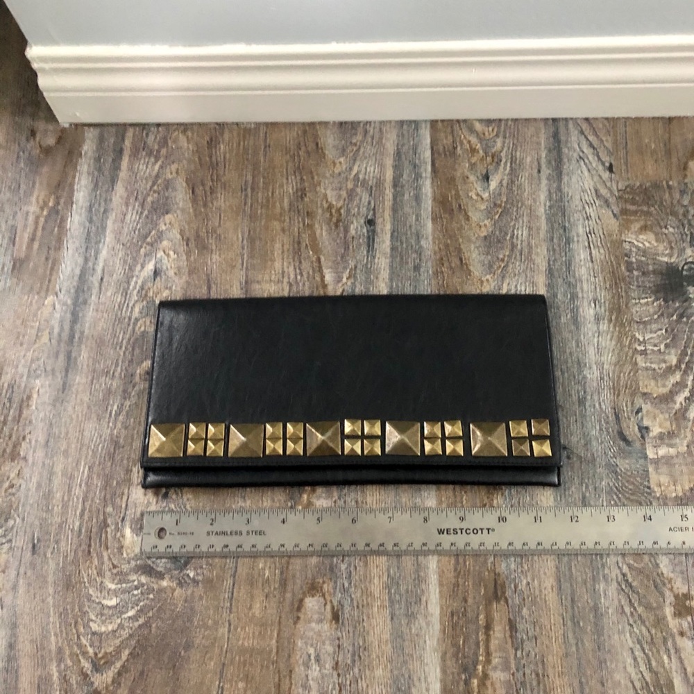 Beautiful clutch